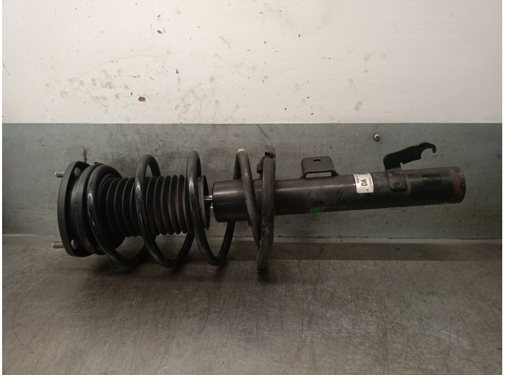 Replacement front right shock absorber for Mazda 3 hatchback (BP) 2.0 Skyactiv-G M Hybrid OEM IAM reference BDEN34700A BDE