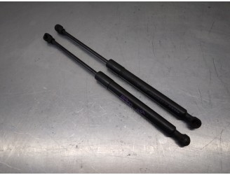 Recambio de amortiguadores capo para renault captur 1.5 dci diesel fap energy referencia OEM IAM 654709991R  