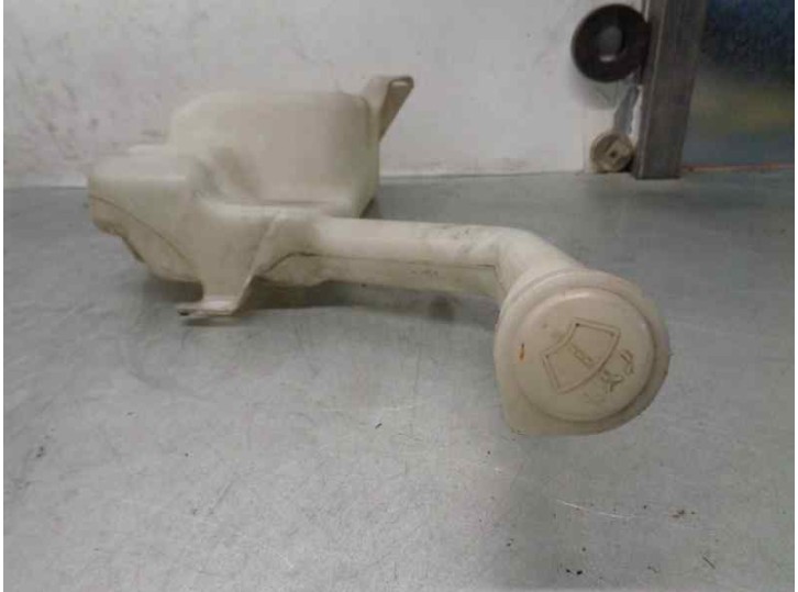 Recambio de deposito limpia para mazda 2 lim. (de) 1.5 16v cat referencia OEM IAM D65167482  