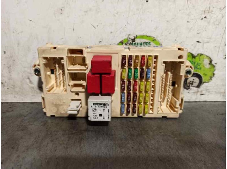 Replacement relay / fuse box for Fiat Stilo (192) 1.4 OEM IAM reference 51758251 