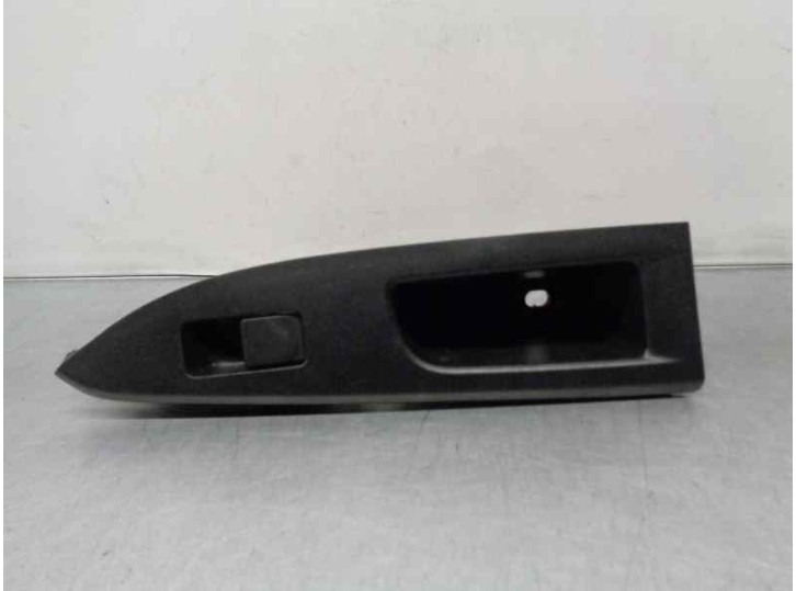 Recambio de mando elevalunas trasero derecho para mazda 2 lim. (de) 1.5 16v cat referencia OEM IAM D65166370 
