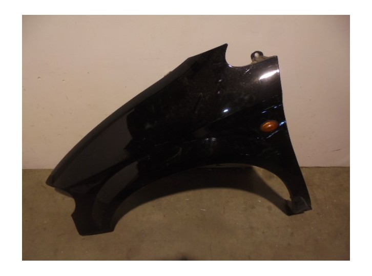 Replacement front left wing for Chrysler Voyager (RG) 2.5 CRD Executive OEM IAM reference 5018445AA BLACK 