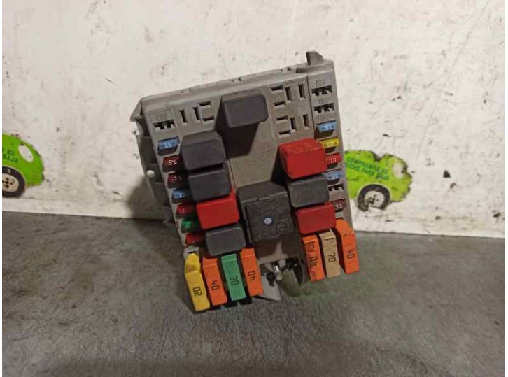 Recambio de caja reles / fusibles para fiat doblo cargo (223) 1.9 jtd cat referencia OEM IAM 51763772 