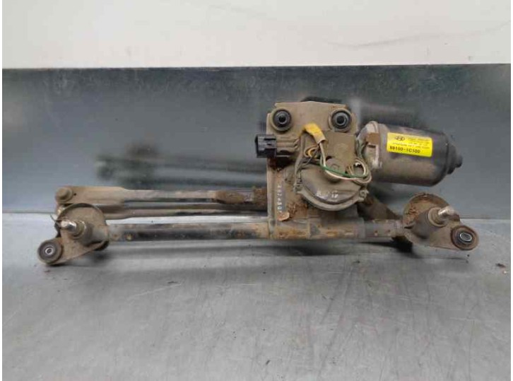 Replacement front wiper motor for Hyundai Getz (TB) 1.1 12V cat OEM IAM reference 981001C100 