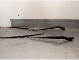 Recambio de brazo limpia delantero derecho para lancia voyager monospace (404_) 2.8 crd (rt, 53) referencia OEM IAM 05113044AB -