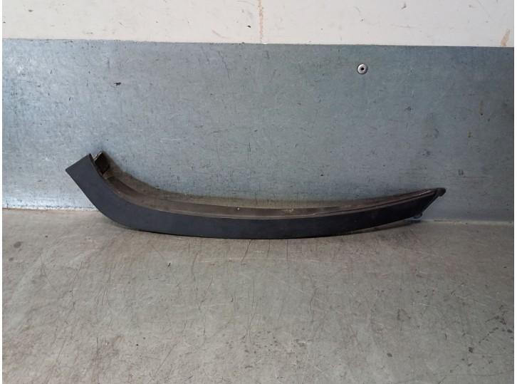 Recambio de molduras delanteras para renault megane iii hatchback (bz0/1_, b3_) 1.2 tce (bz2b, bz11) referencia OEM IAM 26094423