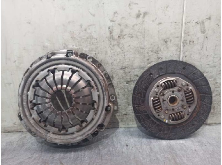 Recambio de kit embrague para dacia sandero ii 1.0 sce 75 (b8jc, b8jd) referencia OEM IAM 302055704R  VALEO