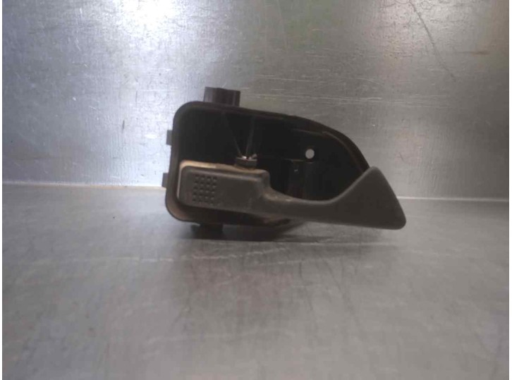 Recambio de maneta interior trasera izquierda para ford sierra berlina 2.0 referencia OEM IAM 88BBA22601BA  