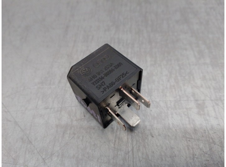 Recambio de rele para seat ibiza (kj1) 1.0 tsi referencia OEM IAM 4H0851253A  