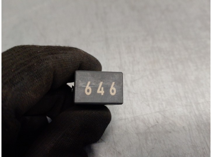 Recambio de rele para seat ibiza (kj1) 1.0 tsi referencia OEM IAM 4H0951253C  