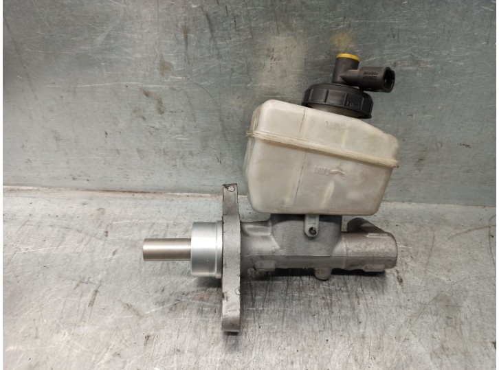 Recambio de bomba freno para dacia sandero ambiance referencia OEM IAM 03350890461 03350890471 