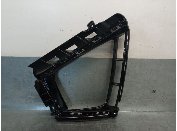 Recambio de molduras delanteras para hyundai tucson hybrid referencia OEM IAM 865C2N7HA0 865C2N7HA0 