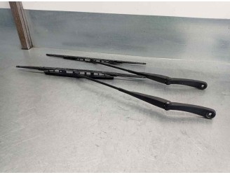 Recambio de brazo limpia delantero derecho para dacia sandero ambiance referencia OEM IAM 