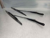 Recambio de brazo limpia delantero derecho para dacia sandero ambiance referencia OEM IAM 