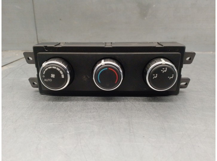 Replacement heater / air conditioning control for Fiat Freemont (345) 2.0 16V Multijet CAT OEM IAM reference 55111313AB 