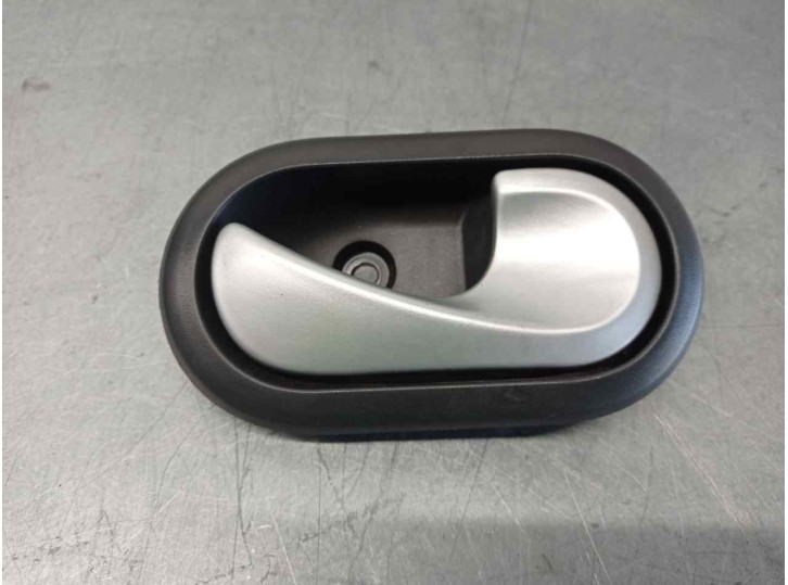 Recambio de maneta interior delantera derecha para dacia sandero ambiance referencia OEM IAM 8200733847  5 PUERTAS