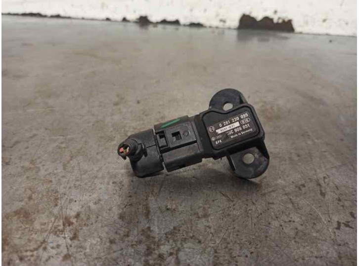 Recambio de sensor presion para seat ibiza (6l1) 1.4 16v referencia OEM IAM 3C906051 0261230098 BOSCH