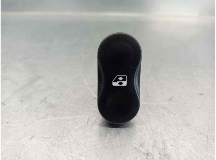 Recambio de mando elevalunas delantero derecho para dacia sandero ambiance referencia OEM IAM 602227 