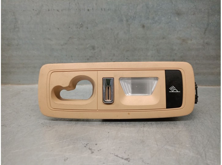 Replacement interior light for Porsche Cayenne (92A) 3.0 diesel OEM IAM reference 95863229131 