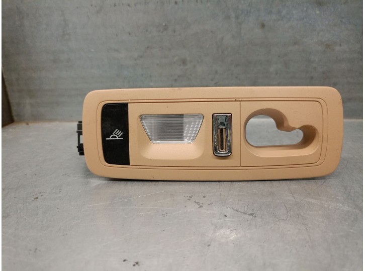 Replacement interior light for Porsche Cayenne (92A) 3.0 Diesel OEM IAM reference 95863229131 95863229131 