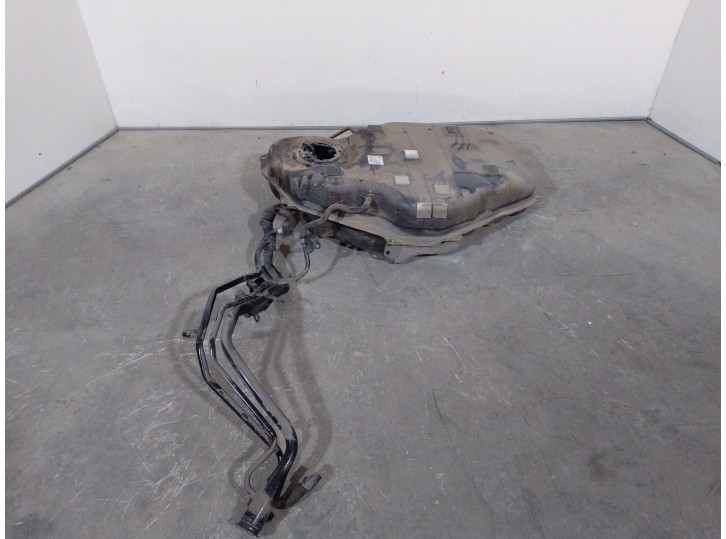 Recambio de deposito combustible para mazda cx-5 2.0 cat referencia OEM IAM KKD4542100J KD4542110D 