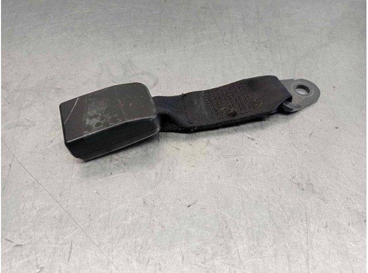 Recambio de enganche cinturon trasero izquierdo para dacia sandero ambiance referencia OEM IAM 5508843 TRA IZQ 5 PUERTAS