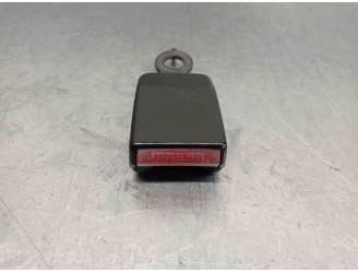 Recambio de enganche cinturon delantero izquierdo para dacia sandero ambiance referencia OEM IAM 0865655 DEL DER 5 PUERTAS