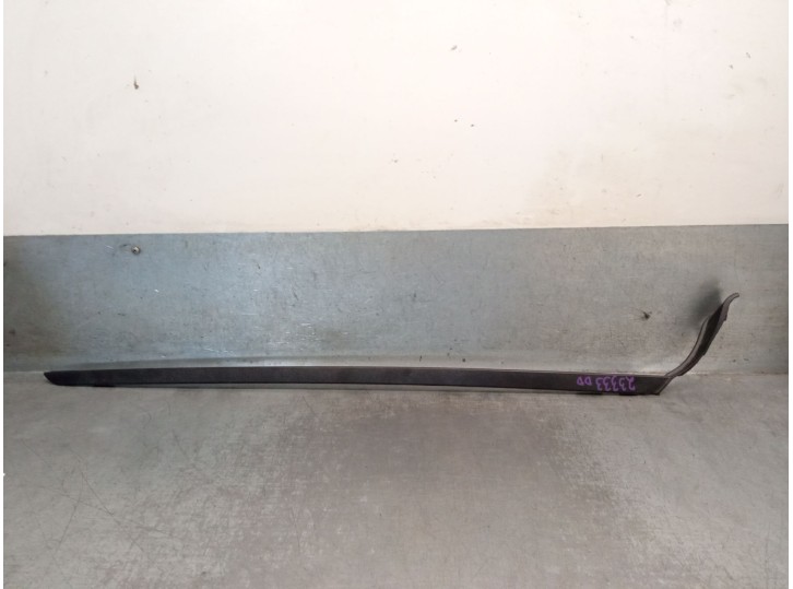 Recambio de molduras delanteras para hyundai tucson hybrid referencia OEM IAM 86140N7000 86140N7000 