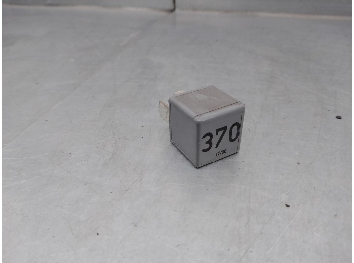 Recambio de rele para audi a6 berlina (4b2) 2.5 v6 24v tdi referencia OEM IAM 8D0951253  