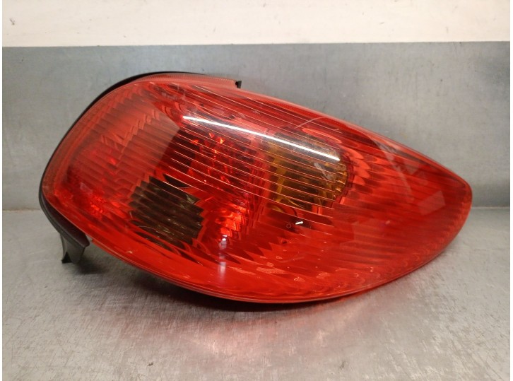 Replacement rear right tail light for Peugeot 206 CC (2D) 1.6 HDi 110 OEM IAM reference 6351N7 6351N7 