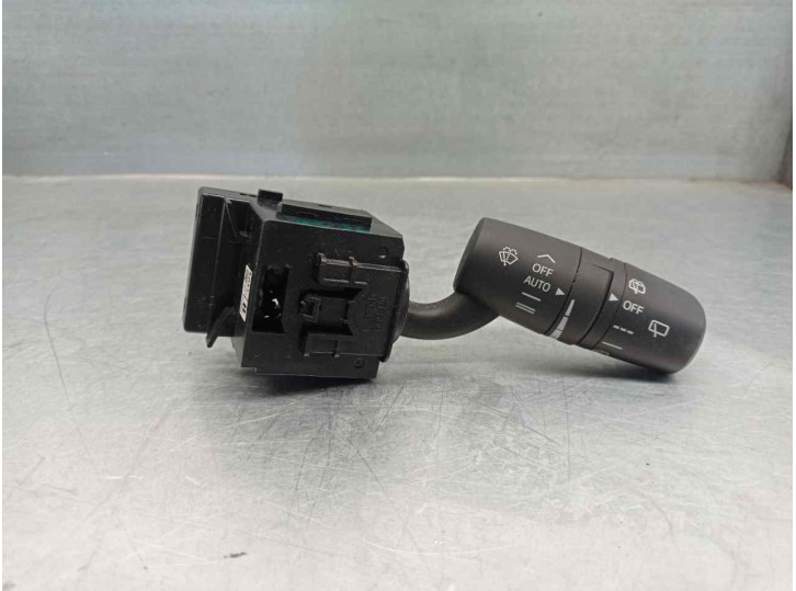 Recambio de mando limpia para mazda cx-5 2.0 cat referencia OEM IAM KD4717F899 