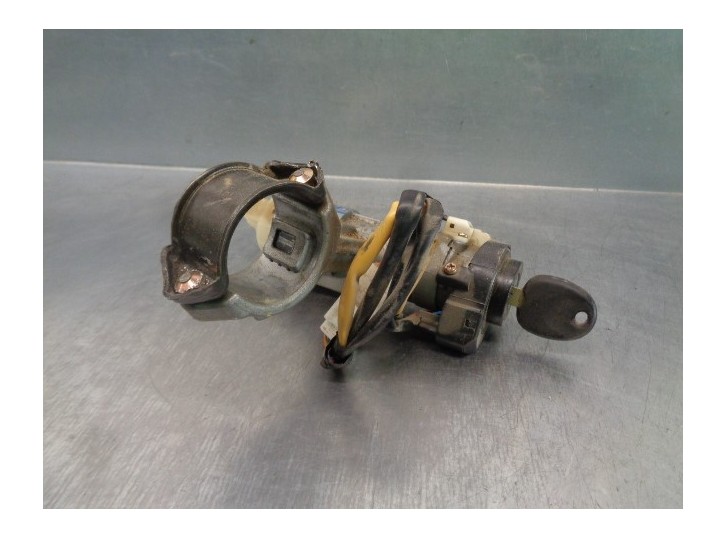 Replacement ignition switch for Hyundai Tucson (JM) 2.0 CRDi Comfort (4WD) OEM IAM reference 819102EA00 