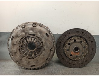 Replacement clutch kit for Hyundai Tucson (JM) 2.0 CRDi Comfort (4WD) OEM IAM reference 4120024720 3000951958 SACHS
