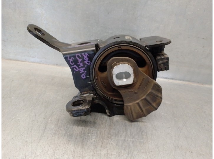 Replacement engine mount for Mazda CX-5 2.0 CAT OEM IAM reference GHR939070B 