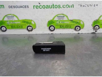Replacement switch for Hyundai i10 1.0 CAT OEM IAM reference 95960B4000 