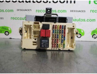Recambio de caja reles / fusibles para fiat punto berlina (188) 1.2 cat referencia OEM IAM 46766769 C106 