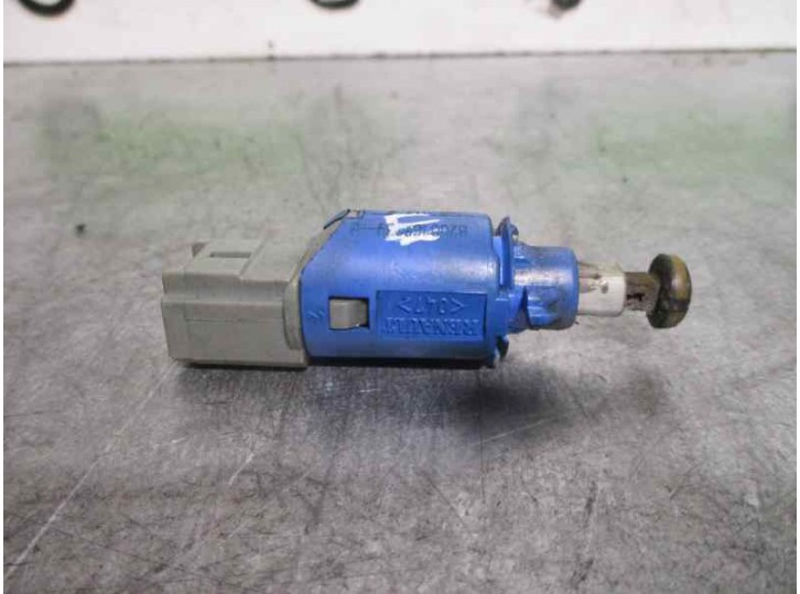 Recambio de interruptor para renault kangoo 1.5 dci diesel referencia OEM IAM 8200168239B  