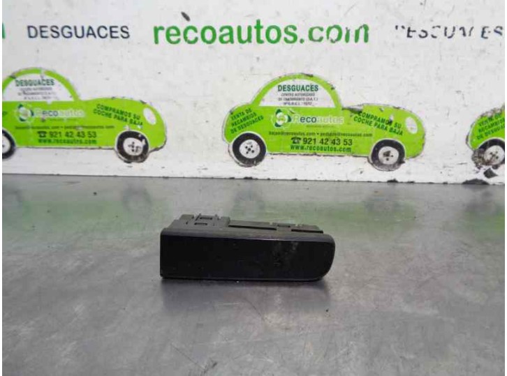 Recambio de interruptor para hyundai i10 1.0 cat referencia OEM IAM 93770B9000  