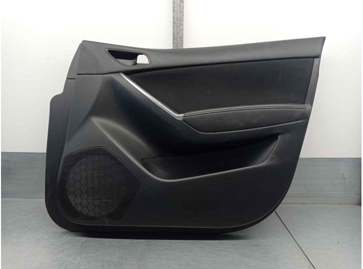 Recambio de guarnecido puerta delantera derecha para mazda cx-5 2.0 cat referencia OEM IAM KA0G68420 