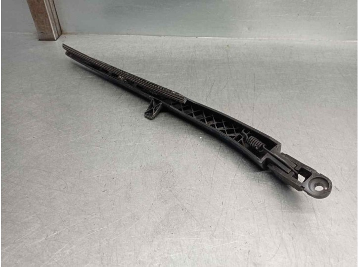 Recambio de brazo limpia trasero para chevrolet captiva 2.2 vcdi lt 2wd referencia OEM IAM 96624510  