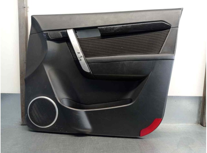 Recambio de guarnecido puerta delantera derecha para chevrolet captiva 2.2 vcdi lt 2wd referencia OEM IAM 96662326 95047143 