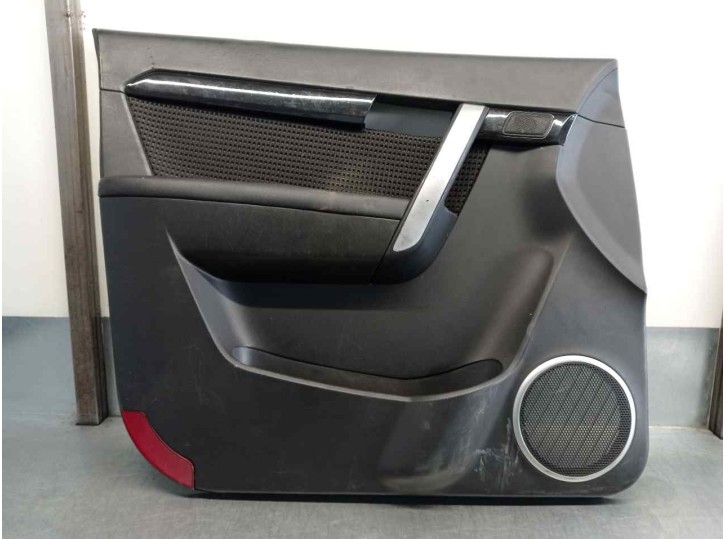 Replacement left front door trim panel for Chevrolet Captiva 2.2 VCDi LT 2WD OEM IAM reference 95047142 95047142 