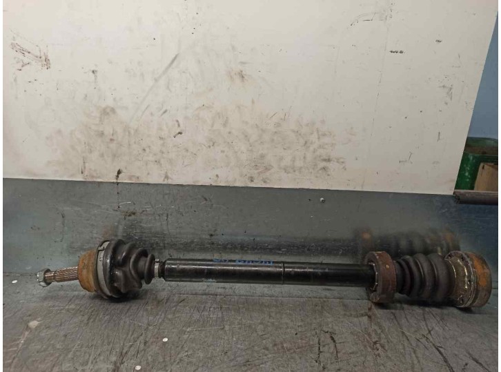 Recambio de transmision delantera derecha para volkswagen passat (321/23/27/31) 1.8 (rm) referencia OEM IAM 