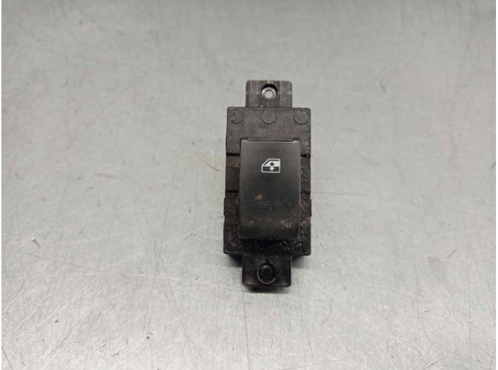 Replacement rear right window lift switch for Chevrolet Captiva 2.2 VCDi LT 2WD OEM IAM reference 202005438 