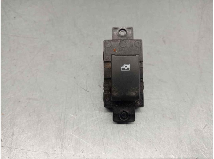 Replacement rear left window regulator switch for Chevrolet Captiva 2.2 VCDi LT 2WD OEM IAM reference 202005438 