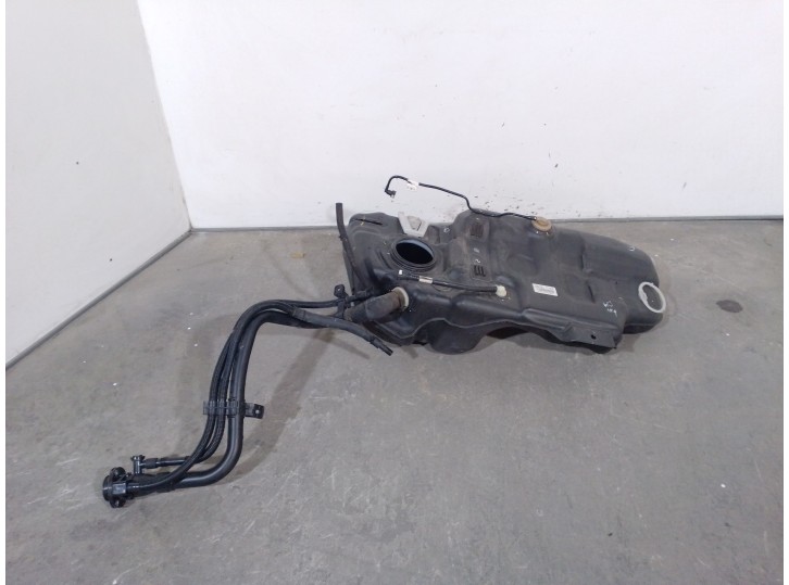 Recambio de deposito combustible para ssangyong xlv suv e-xgi 160 referencia OEM IAM 2211135100  