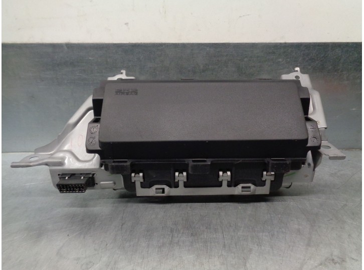Replacement front left airbag for Mitsubishi Lancer Sportback (CX) 1.5 CAT OEM IAM reference 7030A073XA 