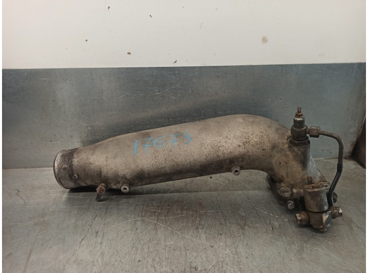 Recambio de colector admision para iveco c35 (1997 - ...) 2.8 referencia OEM IAM 500365107  