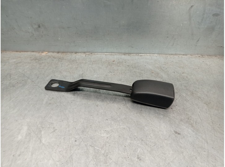 Recambio de enganche cinturon para suzuki swift berlina (mz) glx (5-ptas.) referencia OEM IAM 6511162K00000  