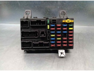 Recambio de caja reles / fusibles para hyundai getz (tb) 1.6 16v cat referencia OEM IAM 911981C000 